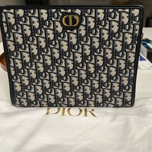Brand New Dior Oblique 30 Montaigne Pouch.
